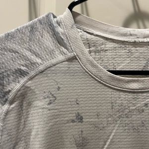 Lululemon white and gray camo “Metal Vent Tech” long-sleeved t-shirt, Medium